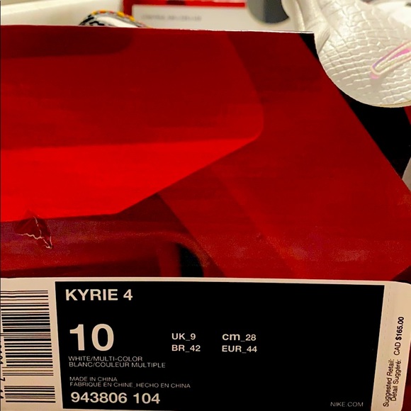 Nike Kyrie 4 NCAA - Picture 2 of 7